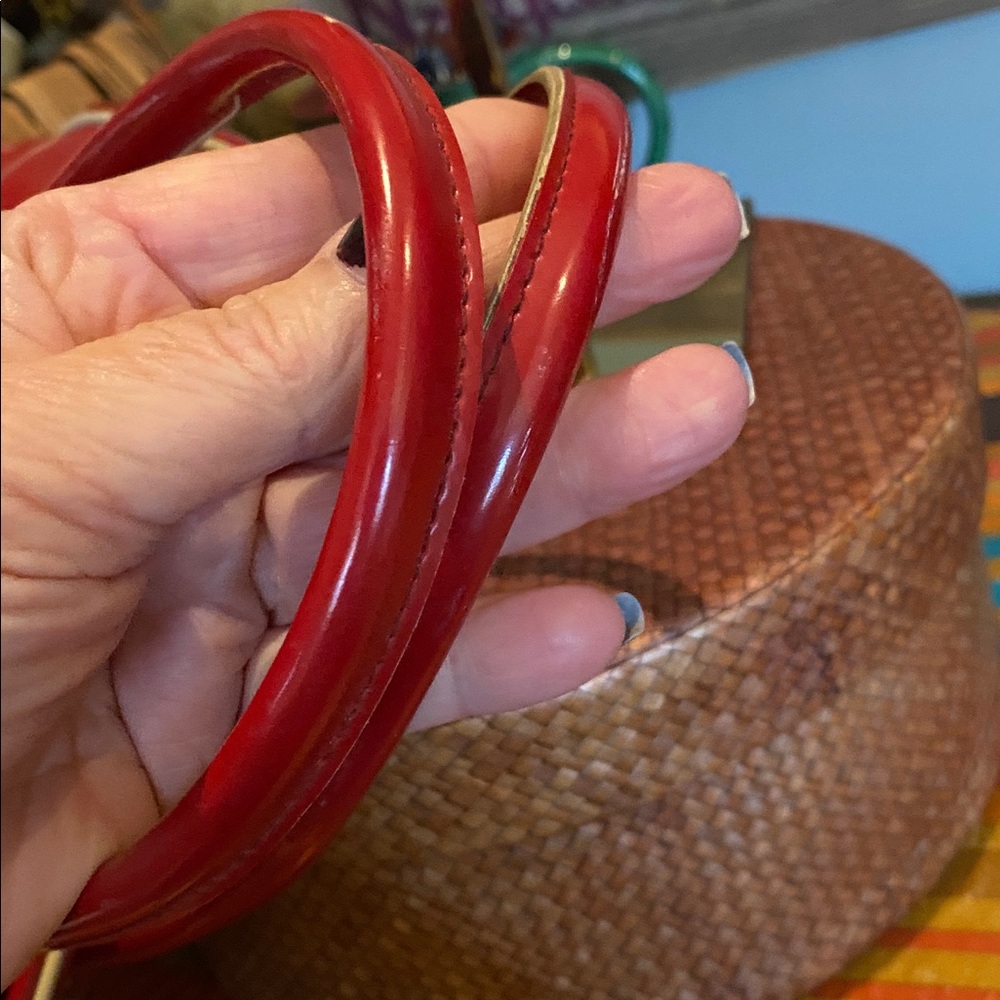 Vintage Liz Claiborne Red and Cream Piped Bowling Style Bag - Picture 7 of 16